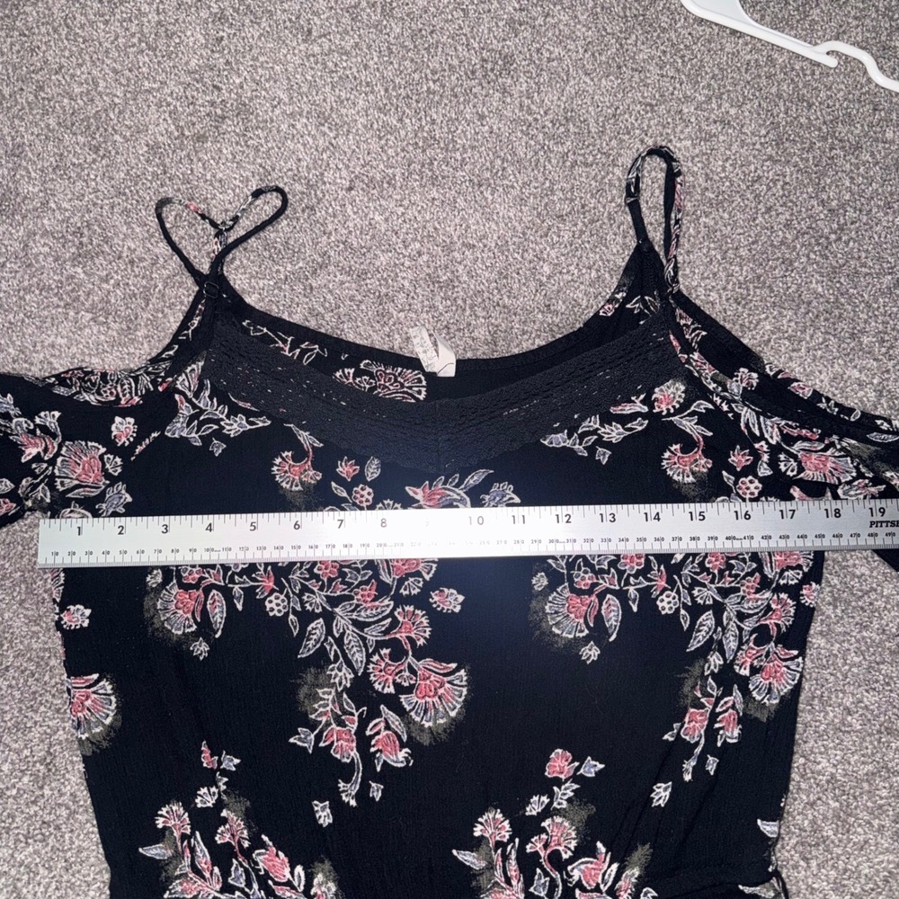 Mudd Women's Black Floral Cold Shoulder Romper Spaghetti Straps Size Large - Picture 5 of 11